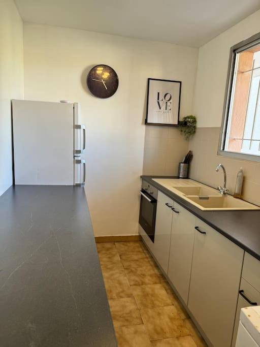Grand 2 Pieces Pied Dans L Eau Juan Les Pins Apartment